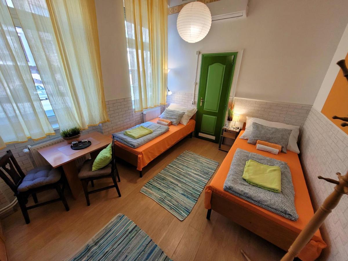 Brindza Vendeghaz Hotel Seghedin Exterior foto